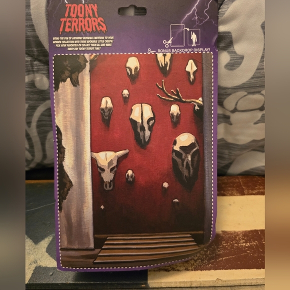 Toony Terrors Leatherface Collectable - Picture 2 of 5